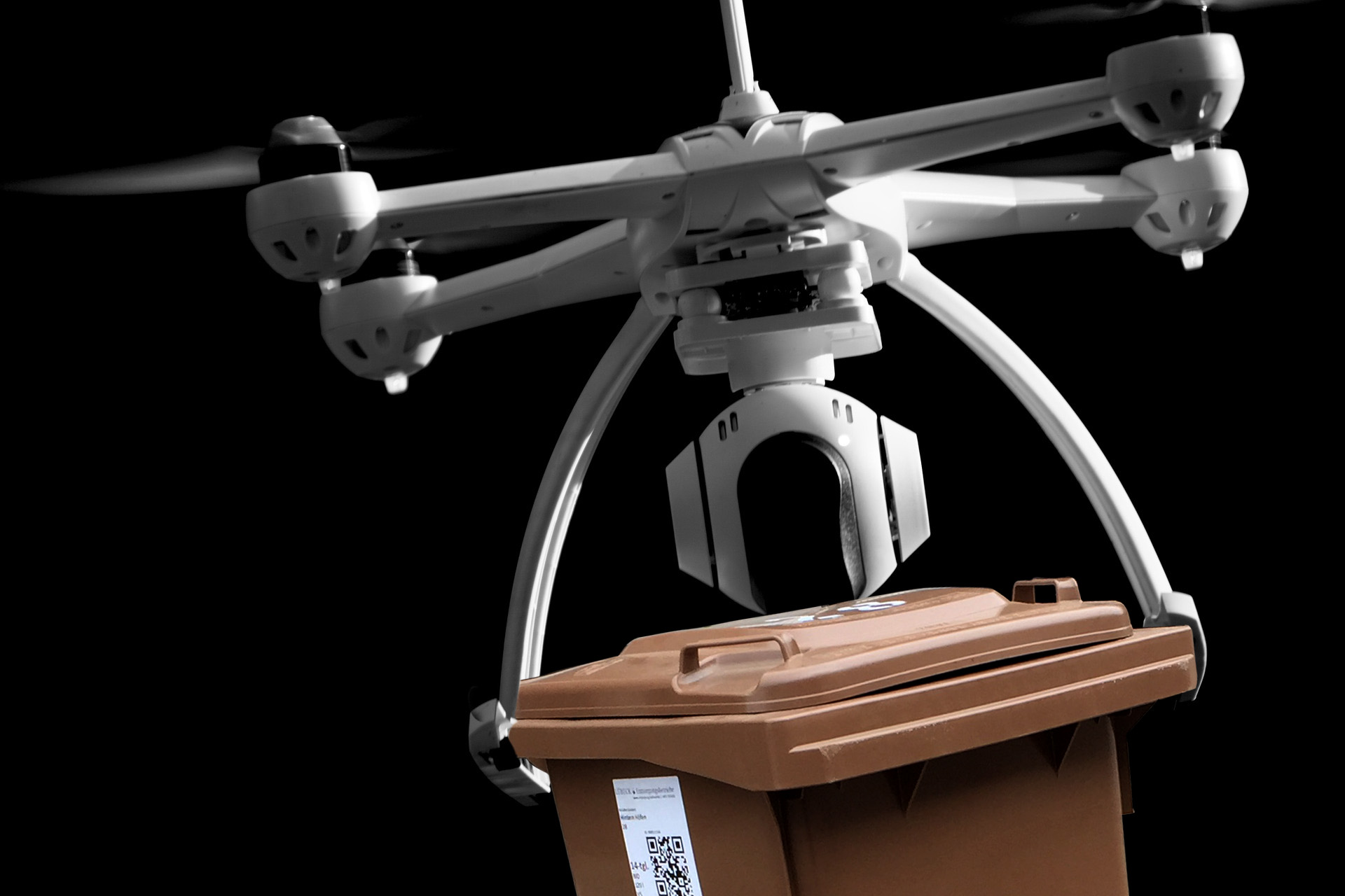 Abfallbehälter werden in Lübeck bald mit Drohnen abgeholt